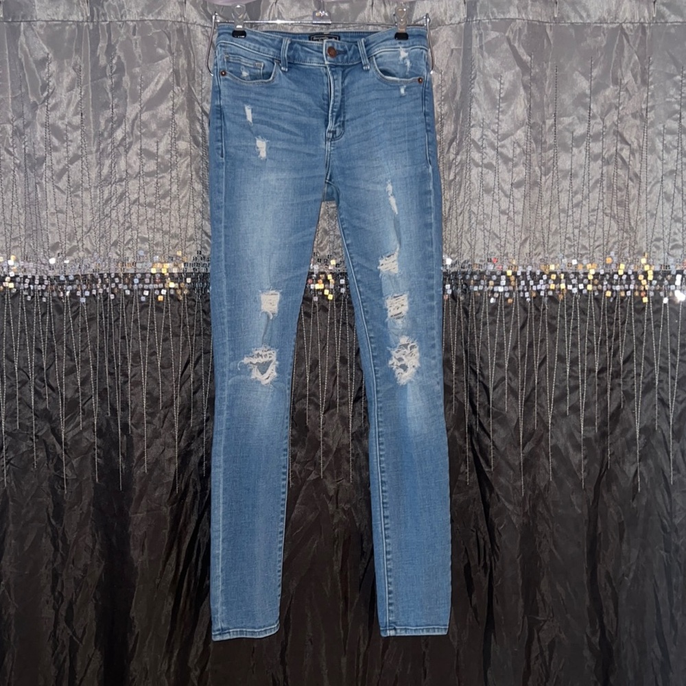 Abercrombie & Fitch Distressed Skinny Jeans